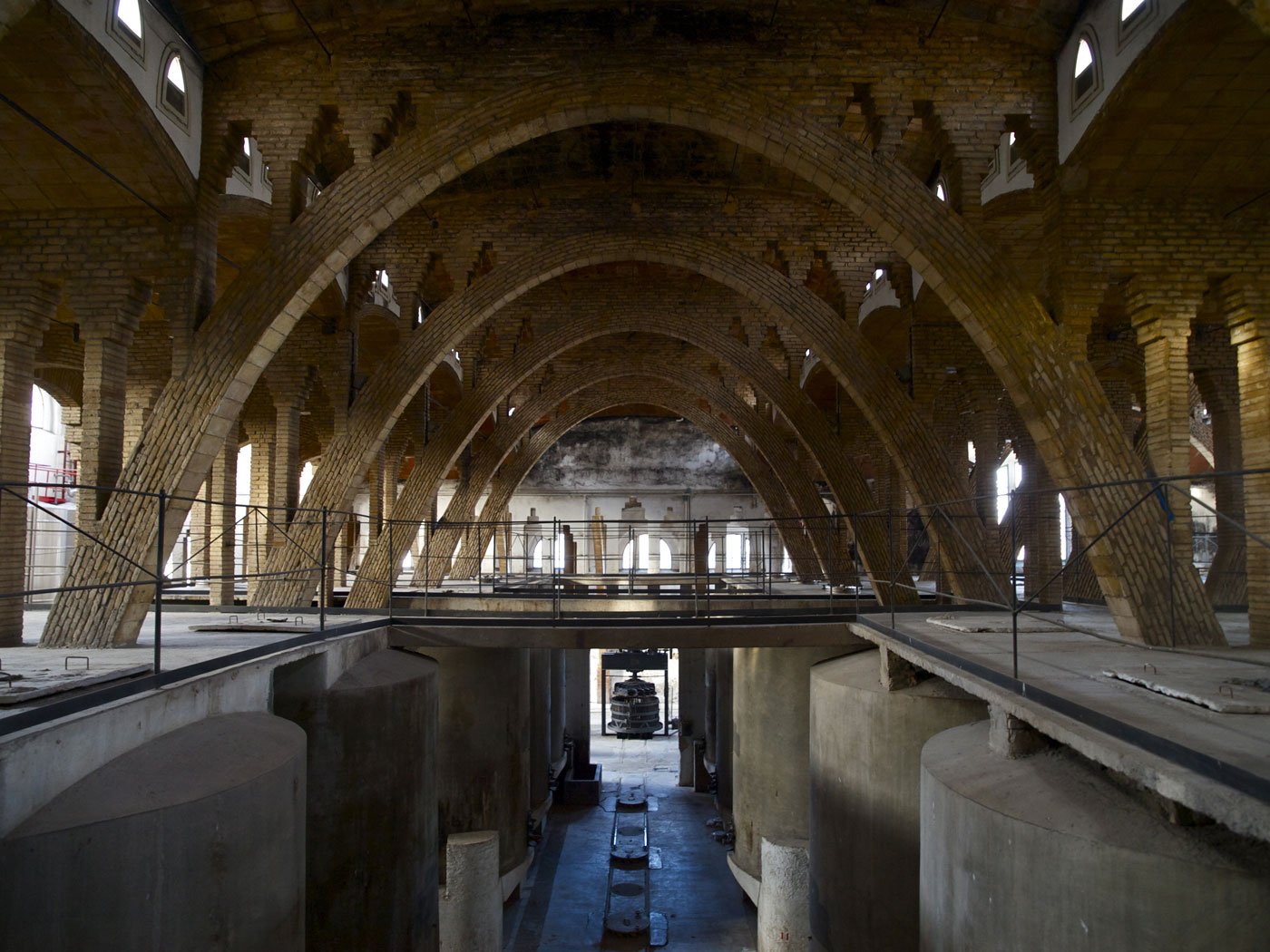 Celler Cooperatiu in Gandesa at 13 mi (21km)
