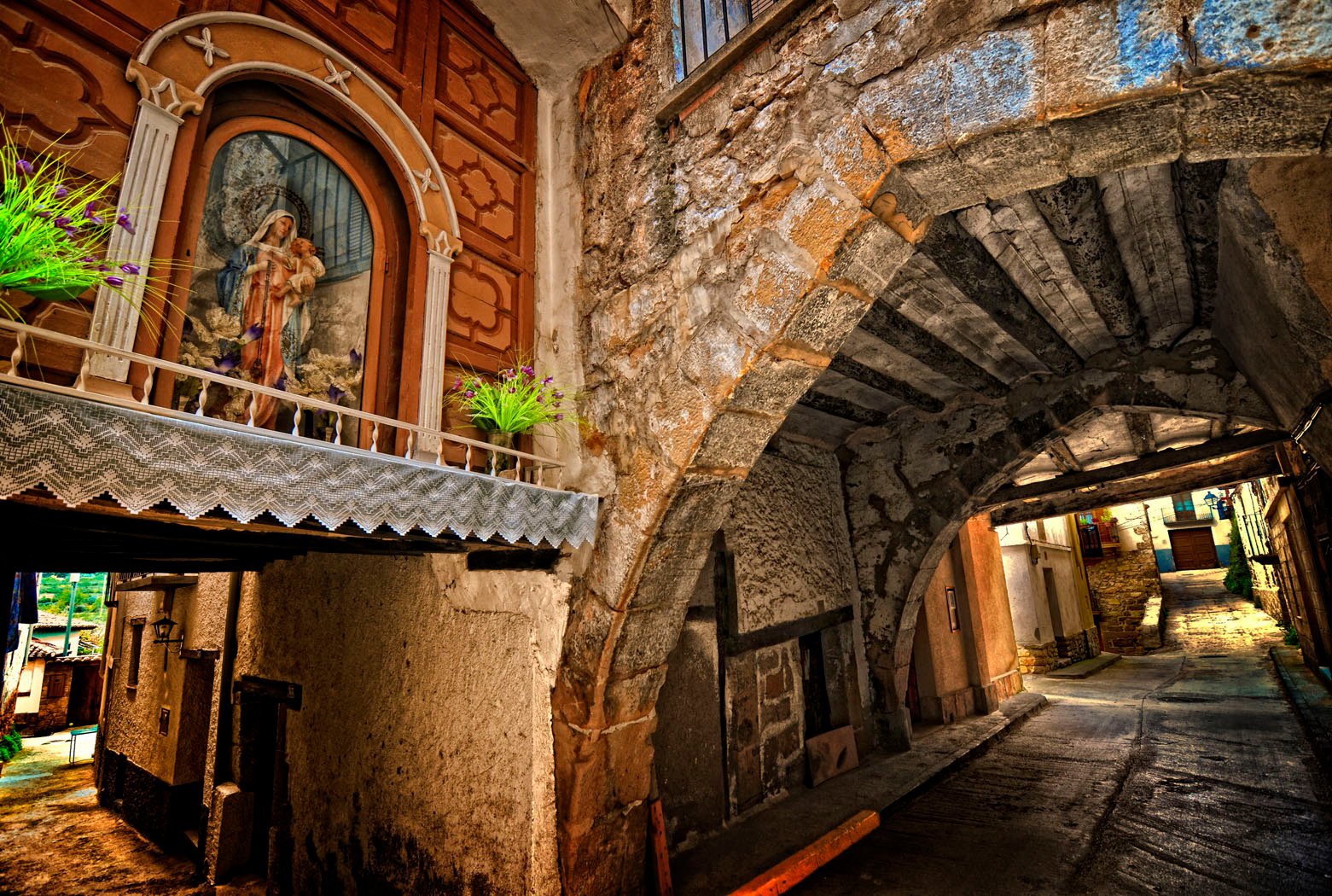 Valderrobres at 12 mi (19km)