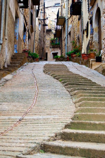 Uphill to the ruins of castle